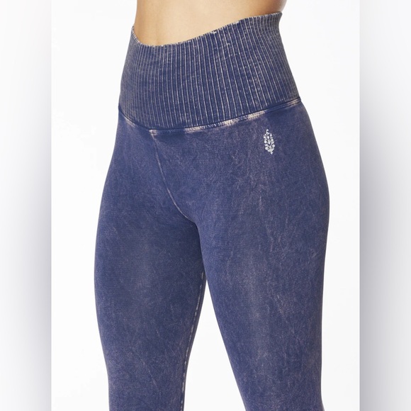 Free People Movement High-Rise 7/8 Length Good Karma Legging XS-SMALL - Picture 10 of 11